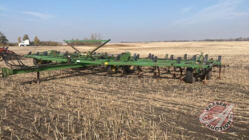 40’ JD 610 tillage, s/n 003033