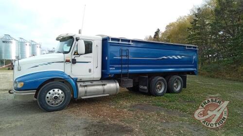 2007 IH 9200i t/a grain truck, 694,536 showing, VIN# 2HSCEAPR67C455230, ***SAFTIED***, Owner: Donald B Robin, Seller: Fraser Auction_______________