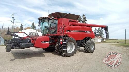CaseIH 8240 combine, 514 threshing hours showing, 650 engine hours showing, s/n-YGG231970