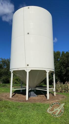 Approx. 4000-bushel Grain Max hopper bin w/aeration & fan, Bin s/n15124W, Fan s/nC9531133