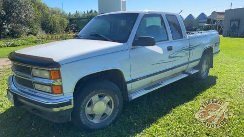 1998 Chev Z71 Silverado 4x4, 178,840 showing, VIN #2GCEK19R3W1268464, Owner: Estate of James W Kunka, Seller: Fraser Auction___________________