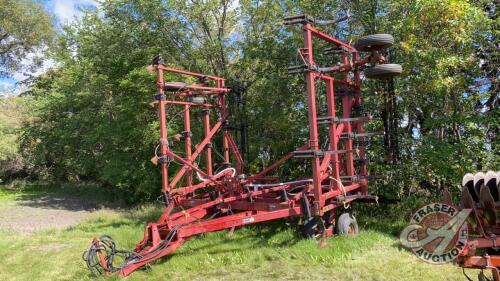 34' CaseIH 5600 chisel plow