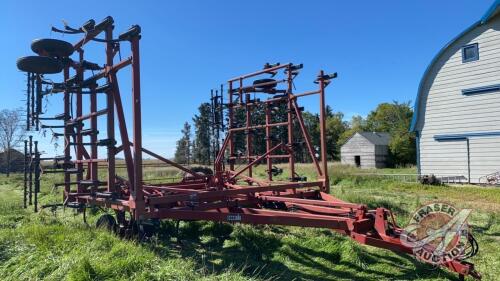 36' CaseIH 4900 chisel plow, s/n0065637