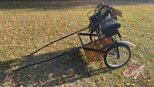 2-wheel cart for miniature horse with set of single driving harness