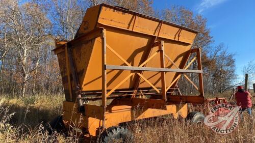 12' Richardton high dump silage wagon - New Floor & New Roof