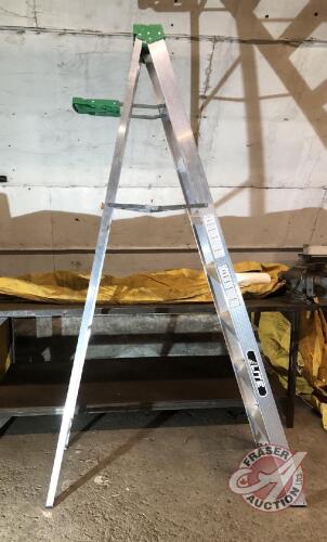 8' Aluminum step-ladder