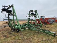 *32' JD 1600 tillage