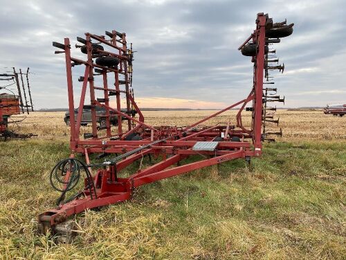 *42' CaseIH 4900 Vibra Tiller