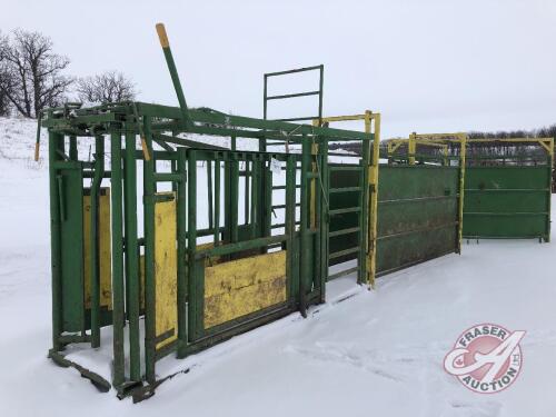 Rays crowding tub, chute and headgate with squeeze, Real Industries Squeeze Chute with auto catch head gate, palp cage, straight alley and crowding tub, K40