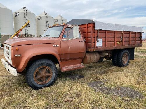 *Dodge 600 S/A grain truck, NO TOD FARM USE ONLY, Seller: Fraser Auction___________