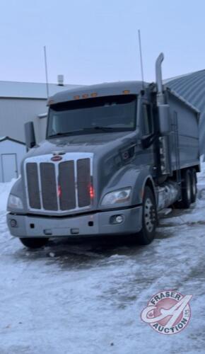 2015 Peterbilt 579 t/a grain truck, 907,000 showing, VIN# 1XPBD49X0FD295590, Owner: Canuck Trailer Manufacturing LTD, Seller: Fraser Auction________________ ***keys**