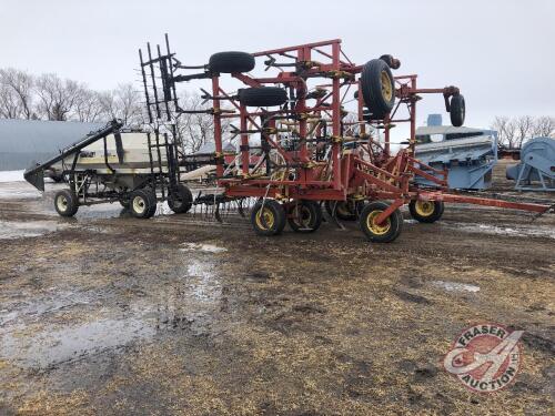 28ft Bourgault 8800 air seeder, with parts to extend to 30ft, with 4 row Bourgault Harrows, 8 inch spacing, knock-on sweeps, Bourgault Cart Model 2130 Special, 2 compartment, self-load auger, hyd fan, s/n 4526, K55