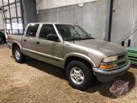 2002 Chev S10 crew cab 4x4 LS, VIN# 1GCDT13W52K173678, k64 Owner: Mayfair Colony Farm Ltd, Seller: Fraser Auction____________, ***TOD, keys***