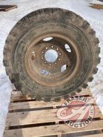 used 9.00-20 truck tire on rim