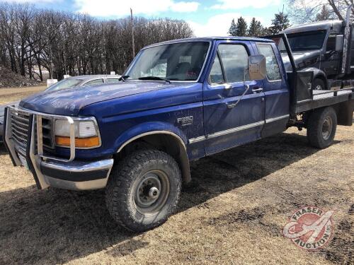 1997 Ford F250 XL Supercab, extended cab, 4x4, 338,649 showing, approx 200 kms on motor, REBUILT, VIN# 1FTHX26F2VEC45768, SAFETIEDOwner: Richard G Peters, Seller: Fraser Auction__________ ***TOD, SAFETIED , keys***