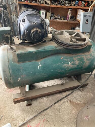 Westinghouse air tank with 2hp electric motor. ( No Compressor pump)