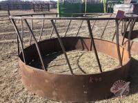 round bale feeder, K40 AA