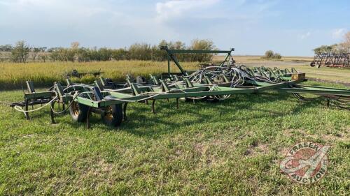 41' JD 1600 tillage w/John Blue NH3