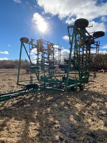 *58’ JD 1050 field cultivator