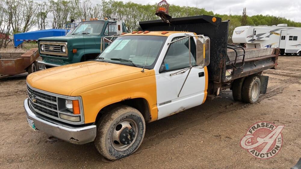 1991 Chevrolet Cheyenne 3500 dually with 10ft Cancade gravel box ...