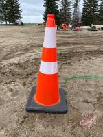 Reflective traffic cone 29in, New