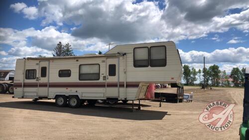 1988 Cimarron Terry 5th Wheel Camper, VIN# 2EA5L3227J6540468, H33 Owner: Linda G Douglas, Seller: Fraser Auction__________________ ***TOD, keys - office trailer***