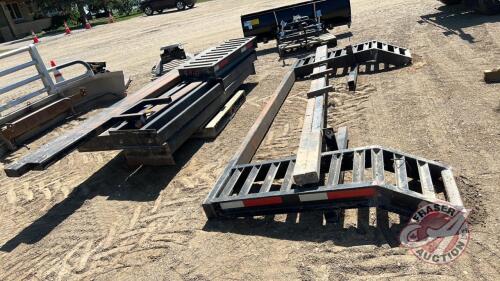 pallet - bolt on loading ramp for flat deck trailer, used to load sprayers onto trailer, H153