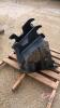 24in Excavator toothed bucket, J42 - 4