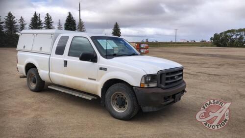 2003 Ford F350 SD Supercab 2wd truck with service body, 334,976 showing, VIN# 1FTSX30P23ED68948, J50, Owner: Douglas F Evans, Seller: Fraser Auction _____________________ ***TOD and keys - office trailer***