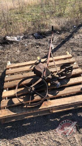 Antique garden lawn seeder, J80