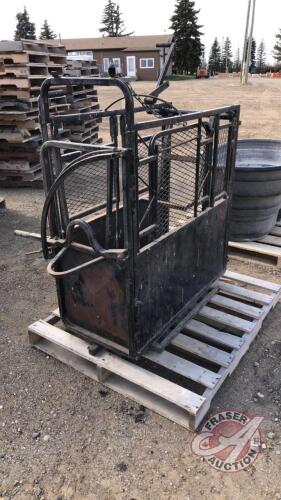 7L Livestock calf chute, J120