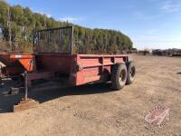 1989 CaseIH 575 T/A manure spreader, 300 bushel cap, single beater, 11.00-20 tires, DBL floor chain, 540 pto, s/n 0330210, J133