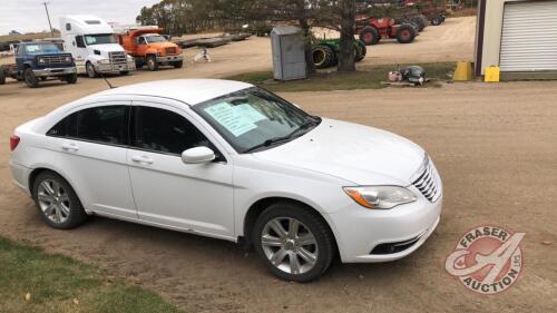 2013 Chrysler 200 Touring vehicle, 322,206 showing, VIN# 1C3CCBBB1DN692121, J156 Owner: Charlotte A Koloski Seller: Fraser Auction_________________,*** TOD, keys - office trailer***