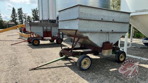 Kendon galvanized gravity box on 4-wheel JD wagon