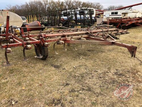 18ft IHC V-shank cultivator with 3-bar Degelman harrows, K46