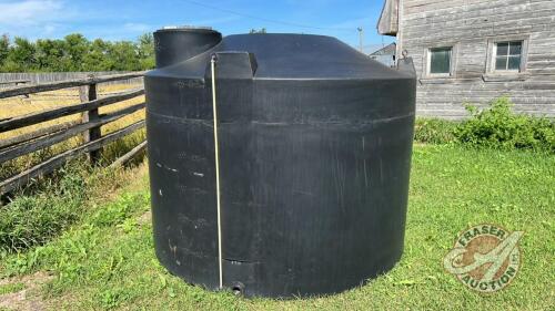 1680 US gallon black poly water tank