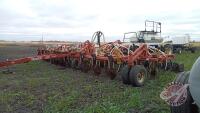 40ft Bourgault 5710 Series II air drill with Bourgault 5250 air cart, Bander s/n36336MB-03, Cart s/n36654AS-01, Drill s/nNA