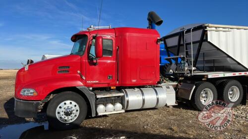 2009 Mack Pinnacle t/a highway tractor, 916,484 showing, VIN#1M1AW07Y99N004580, FRESH SAFETY, Owner: Garth F Butcher, Seller: Fraser Auction_____________________