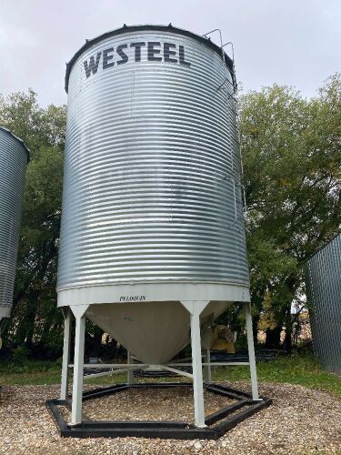 *Bin6: Westeel Bins 3200 bushel on Peloquin hopper cones (Bins must be removed from sale site July 31st, 2021)