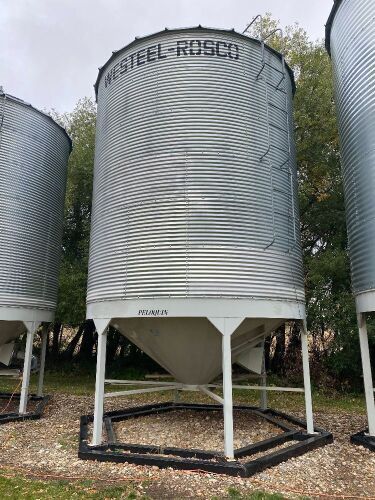 *Bin11: Westeel Roscoe 2200 bushel on Peloquin hopper (Bins must be removed from sale site July 31st, 2021)