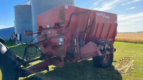 Luck/Now 300 4-auger mixer feed wagon, s/n00-0209