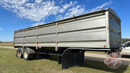 2001 33ft Courtney Berg end dump grain trailer, VIN#2C9T2CSA213161116, Owner: Johnny L Baerg, Owner: Shirley A Baerg, Seller: Fraser Auction________________