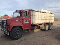 *1975 Ford 750 tag axle grain truck, VIN# N75FVX25833, Owner: Randy J Pawich Seller: Fraser Auction ____________ ***TOD, KEYS***