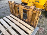 JCB Skid steer quick attach pallet forks