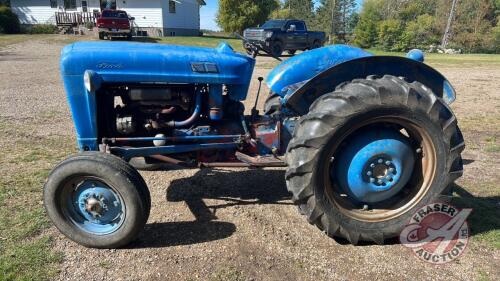 Ford 800 2wd tractor, s/n96044