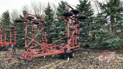 35ft CaseIH 5600 chisel plow, s/n01900000002047