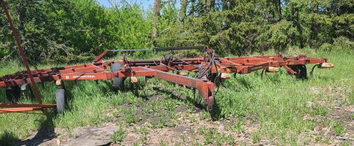 26ft IH 645 Vibra Chisel, s/n1292