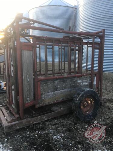 Portable cattle chute with scale (scale not working)