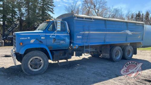 1985 Chevrolet 70 Kodiak tandem axle grain truck, 218,488 showing, VIN#1GBS7D4Y3FV207624, Owner: G R Vanstone, Hartley J Vanstone, Seller: Fraser Auction__________________________