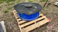 Bauman Poly Livestock Mineral Feeder (damaged), F40